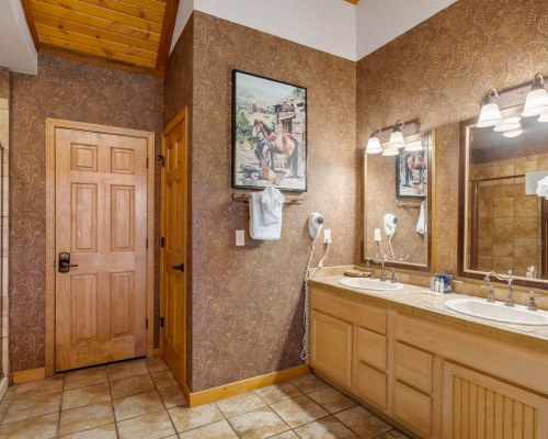 Cabins at Grand Mountain by Thousand Hills Vacations