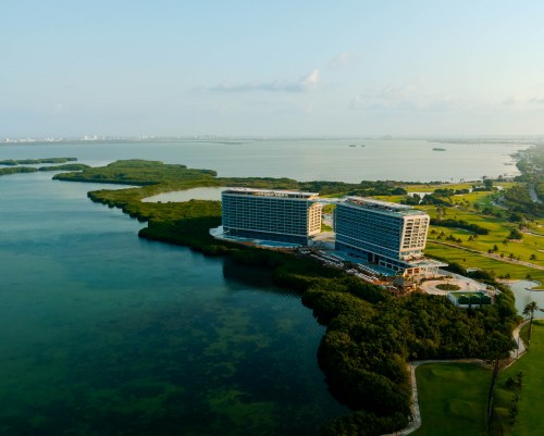 Hyatt Vivid Grand Island