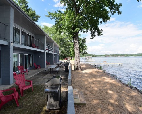 Delton Oaks Resort
