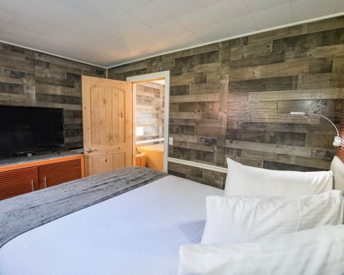 Delton Oaks Resort