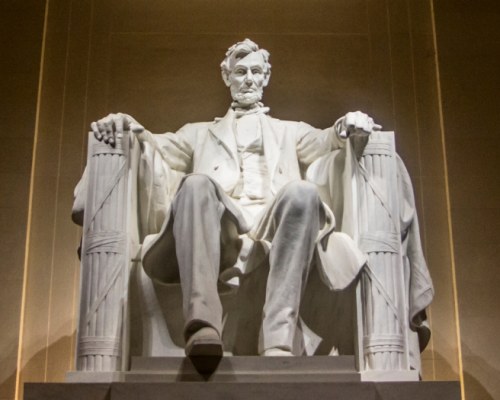 7 NIGHT PACKAGE: Colonial Williamsburg & Washington D.C.