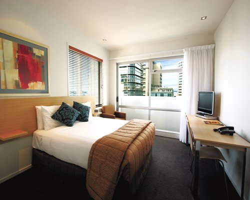 Auckland Harbour Suites - 4 Nights