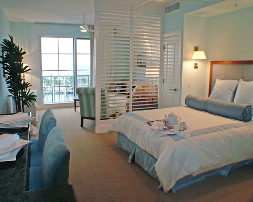 Harborside Suites