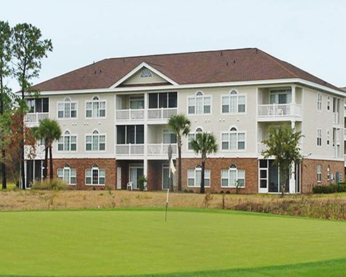 Barefoot Resort Image