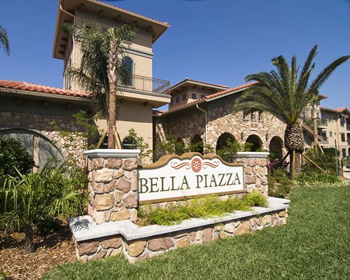 Bella Piazza Condominiums