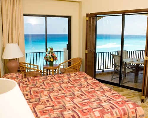 The Royal Mayan