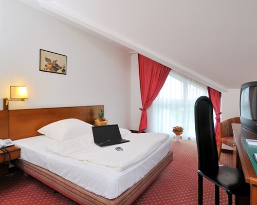 Quality Hotel Dresden-4 Nights