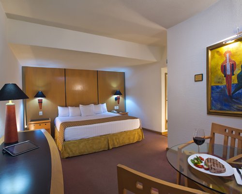 Guadalajara Plaza Express Lopez Mateos - 2 Nights