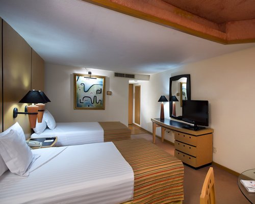 Guadalajara Plaza Express Lopez Mateos - 2 Nights