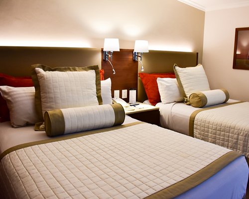 Guadalajara Plaza Express Lopez Mateos - 2 Nights