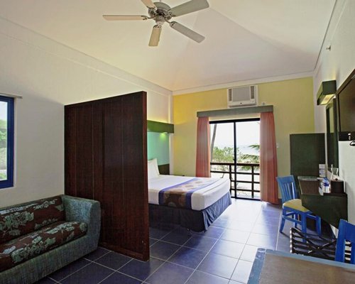 Microtel by Wyndham Puerto Princesa - 3 Nights