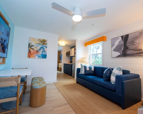 Sunshine Suites Resort