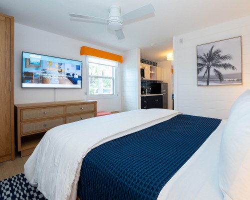 Sunshine Suites Resort