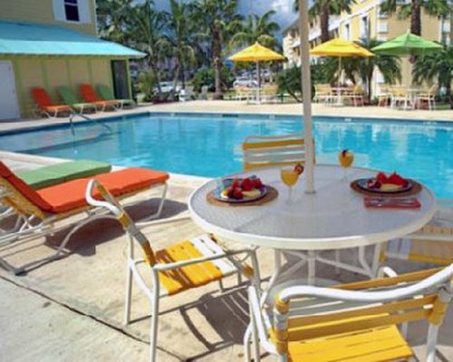 Sunshine Suites Resort