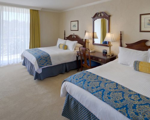 Town &amp; Country Resort &amp; Convention Center - 3 Nights