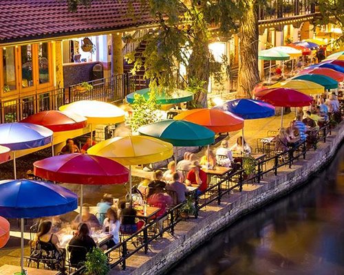 Holiday Inn Riverwalk San Antonio - 5 Nights