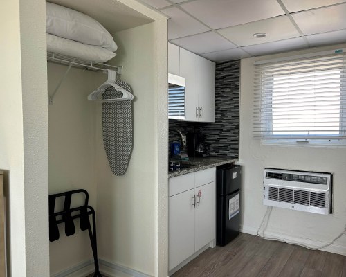 Esplanade Suites, a Sundance Vacations Property - 3 Nights