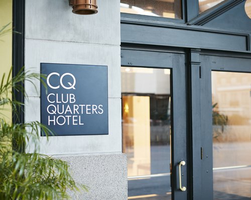 Club Quarters Hotel Houston