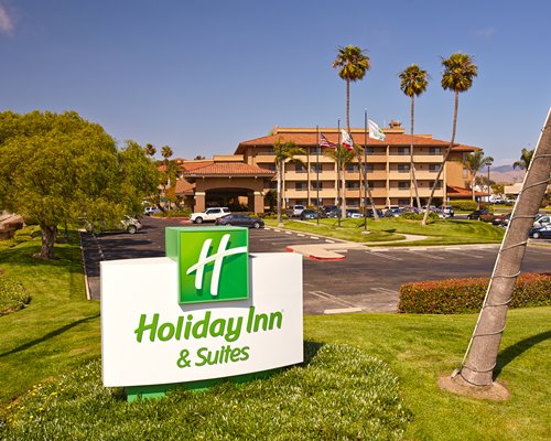 Holiday Inn and Suites Santa Maria