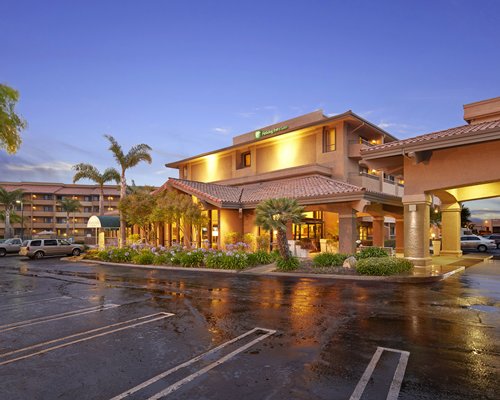 Holiday Inn and Suites Santa Maria