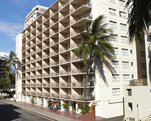 Pearl Hotel Waikiki - 5 Nights