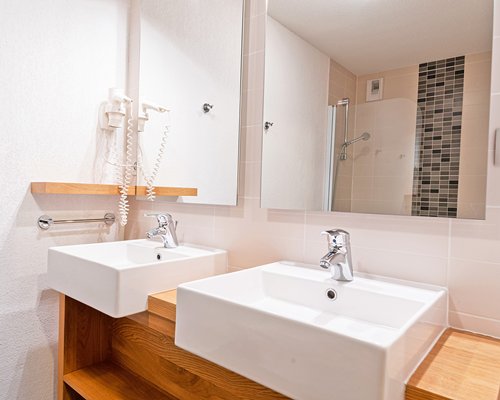 Lagrange Les Chalets d’Emeraude