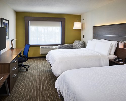 Holiday Inn Express Niagara-on-the-Lake - 3 Nights