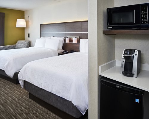 Holiday Inn Express Niagara-on-the-Lake - 3 Nights