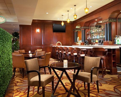 Anaheim Majestic Garden Hotel - 3 Nights