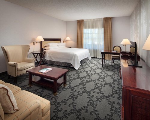 Anaheim Majestic Garden Hotel - 3 Nights