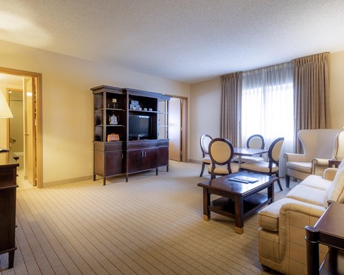 Anaheim Majestic Garden Hotel - 3 Nights