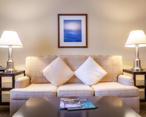 Anaheim Majestic Garden Hotel - 3 Nights