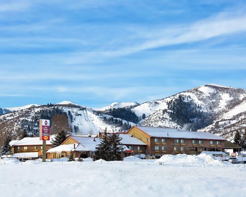 Best Western Plus La...
