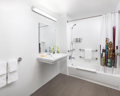 YVE Hotel Miami - 5 Nights
