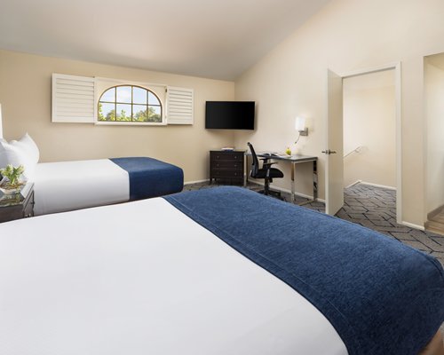 The Scottsdale Plaza Resort - 5 Nights