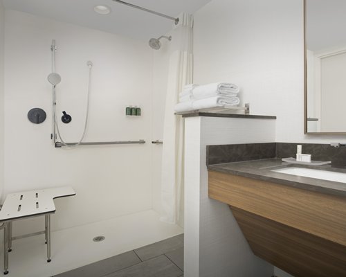 Fairfield by Marriott Inn & Suites Nashville near Vanderbilt - 5 Nights