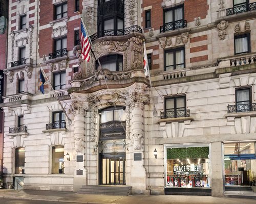 Hotel at Fifth Avenue