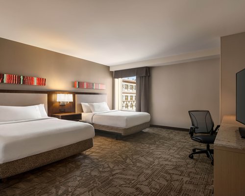 Hilton Garden Inn San Antonio Downtown Riverwalk - 3 Nights