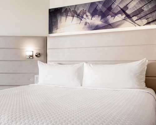 Crowne Plaza/ Stay Bridge Suites Atlanta Midtown