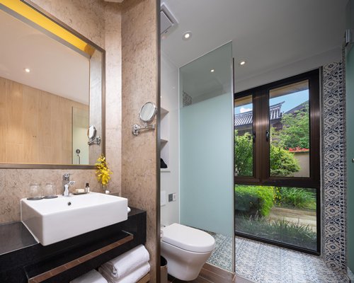 Wyndham Grand Plaza Royale Jinlin Lijiang - 3 Nights