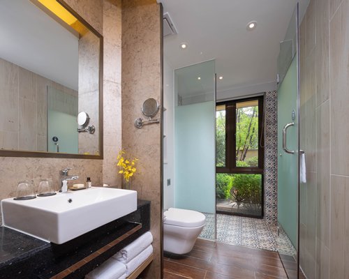 Wyndham Grand Plaza Royale Jinlin Lijiang - 3 Nights