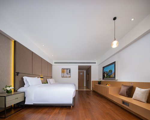 Howard Johnson Jinlin Plaza - 4 Nights