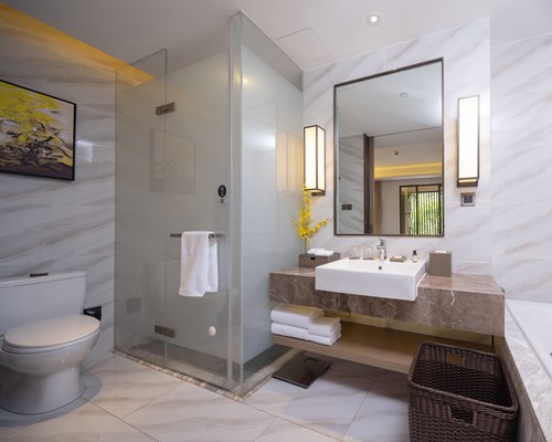 Howard Johnson Jinlin Plaza - 4 Nights