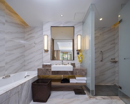 Howard Johnson Jinlin Plaza - 4 Nights