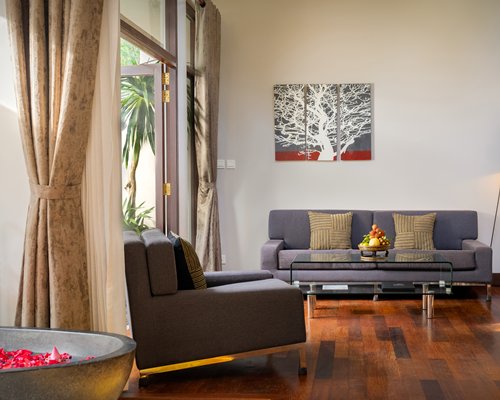 Heritage Suites Hotel - 4 Nights