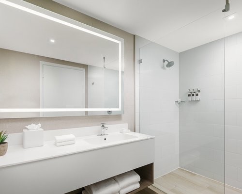 The Altair Hotel Bay Harbor - 5 Nights