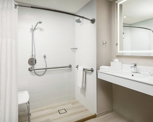 The Altair Hotel Bay Harbor - 5 Nights