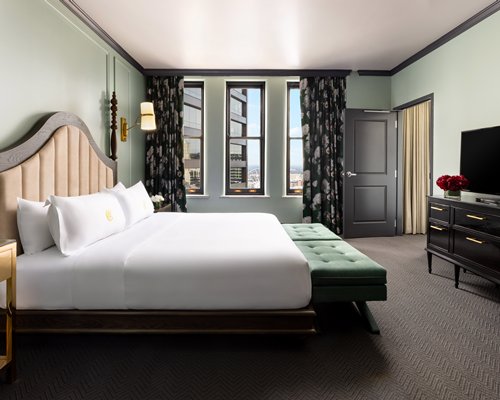 The Candler Hotel, Curio Collection by Hilton - 3 Nights