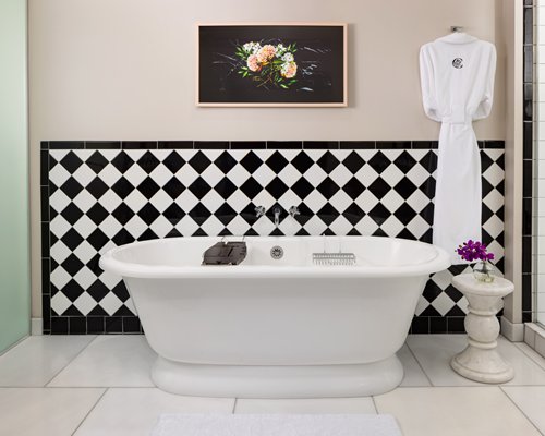 The Candler Hotel, Curio Collection by Hilton - 3 Nights