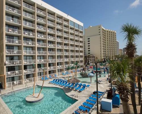 Captain's Quarters Resort